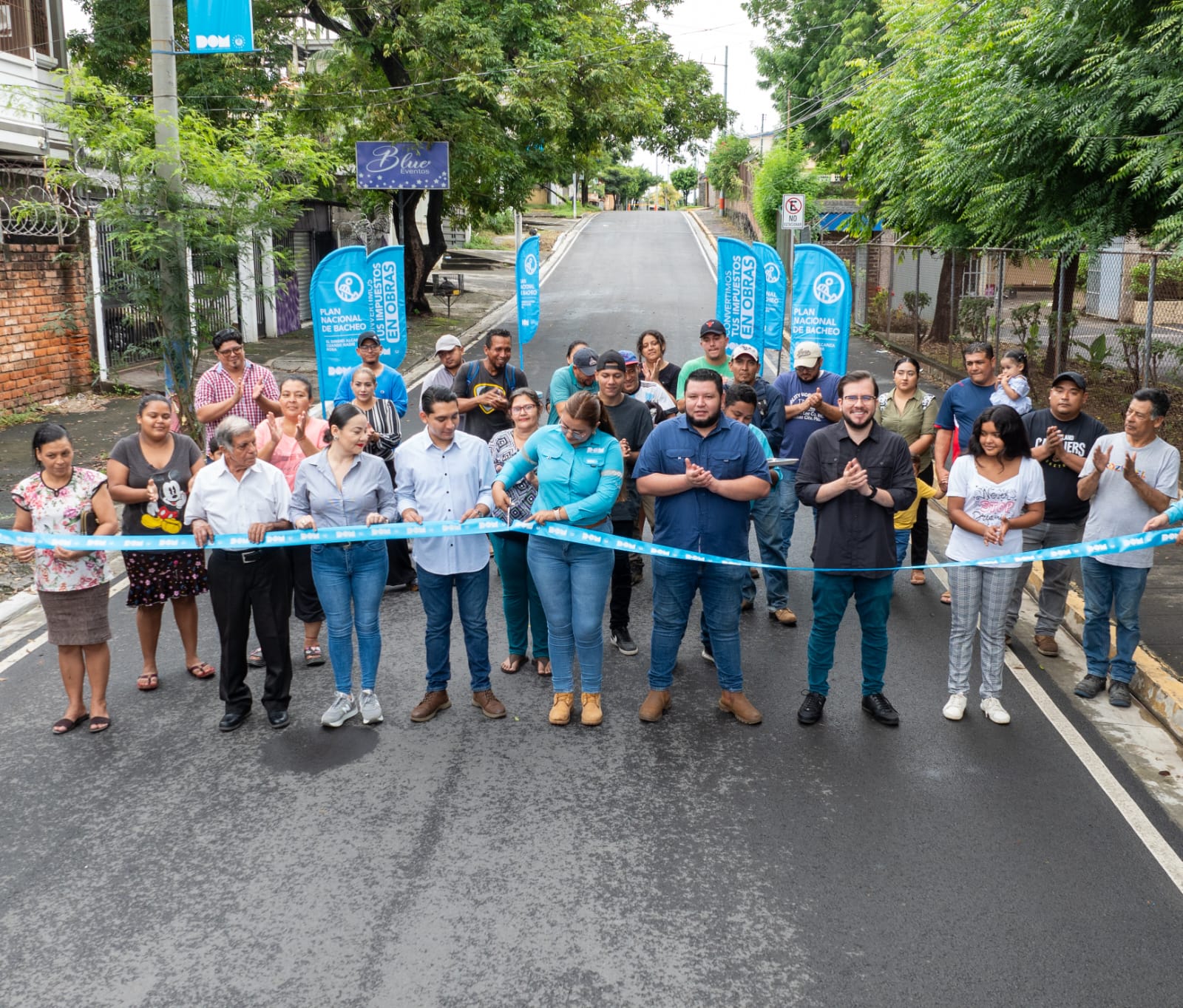 habitantes-del-distrito-de-san-miguel-reciben-calles-renovadas-por-la-dom